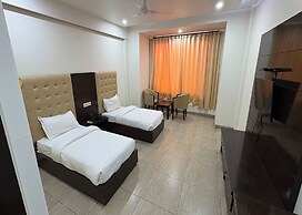 Hotel Girraj Inn