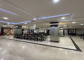 Hotel Girraj Inn