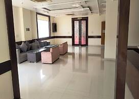 Hotel Girraj Inn