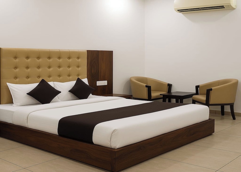Hotel Girraj Inn
