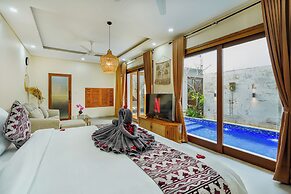 3-bedroom Private pool villa City Sanur