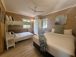 Tropic Oasis by Charlesworth