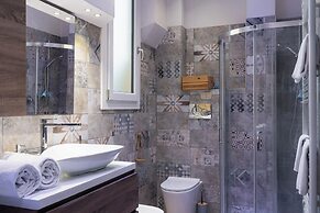 Emilia Suite Home