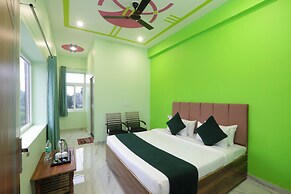 Hotel The Viraj Palace