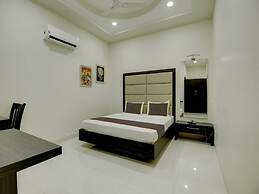 Collection O Ovel Hotel Grand