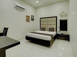 Collection O Ovel Hotel Grand