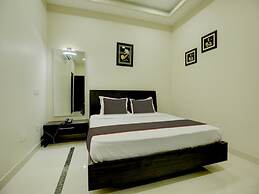 Collection O Ovel Hotel Grand