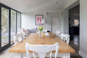 Victorian House Sleeps 14 Pool and Gardens