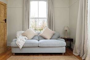 Victorian House Sleeps 14 Pool and Gardens