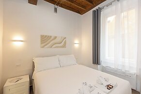 Rental in Rome Navona Modern Apartment