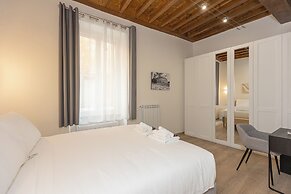 Rental in Rome Navona Modern Apartment