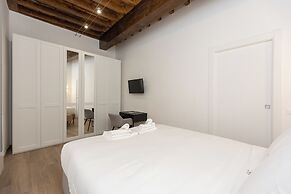 Rental in Rome Navona Modern Apartment