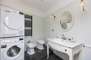 Rental in Rome Pyramid View Apartment