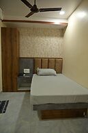 Hotel Satyabhama Lodging