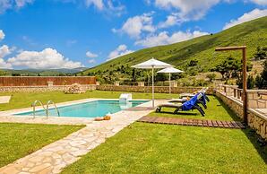 Impeccable 3-bed Villa in Anafonitria