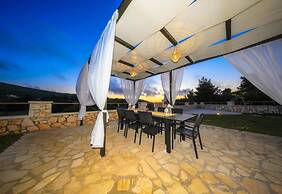 Impeccable 3-bed Villa in Anafonitria