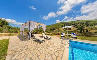 Impeccable 3-bed Villa in Anafonitria