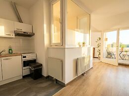 Lovely 3BR Apt With Balcony Rennweg