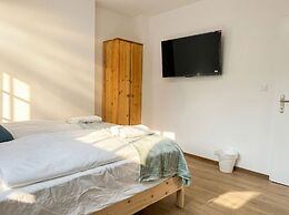 Lovely 3BR Apt With Balcony Rennweg
