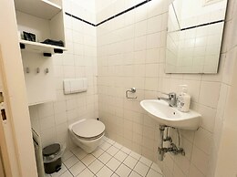 Lovely 3BR Apt With Balcony Rennweg
