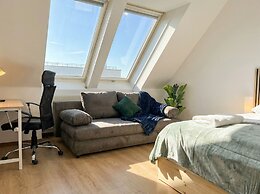 Lovely 3BR Apt With Balcony Rennweg