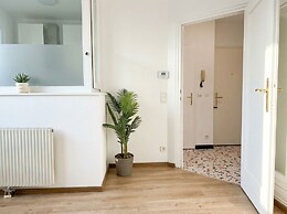 Lovely 3BR Apt With Balcony Rennweg