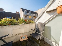 Lovely 3BR Apt With Balcony Rennweg