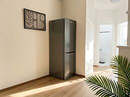 Lovely 3BR Apt With Balcony Rennweg