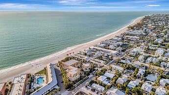 Holmes Beachfront Oasis