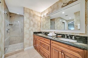 Holmes Beachfront Oasis