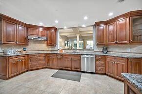 Holmes Beachfront Oasis