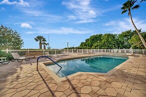 Holmes Beachfront Oasis