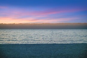 Holmes Beachfront Oasis