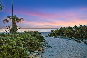 Holmes Beachfront Oasis
