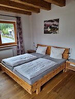 Schickster Mountain Lodge