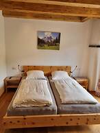 Schickster Mountain Lodge