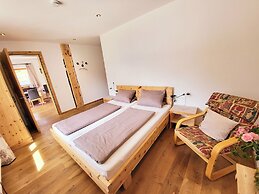 Schickster Mountain Lodge