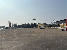 RAJMAHAL HOTEL & RESORT