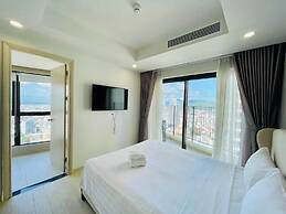 Goldcoast Premium Beachfront Apartment