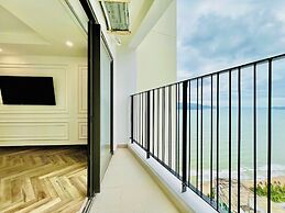 Goldcoast Premium Beachfront Apartment