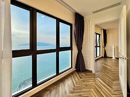 Goldcoast Premium Beachfront Apartment