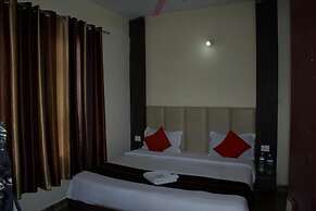 Hotel Dark Clouds