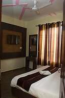 Hotel Dark Clouds