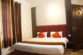 Hotel Dark Clouds