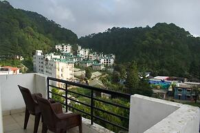 Hotel Dark Clouds