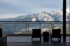 LOSTVILLA Deqin Meri Snow Mountain