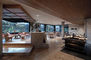 LOSTVILLA Deqin Meri Snow Mountain