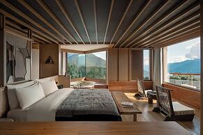LOSTVILLA Deqin Meri Snow Mountain