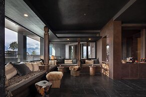 LOSTVILLA Deqin Meri Snow Mountain