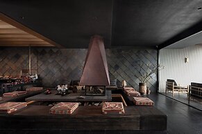 LOSTVILLA Deqin Meri Snow Mountain